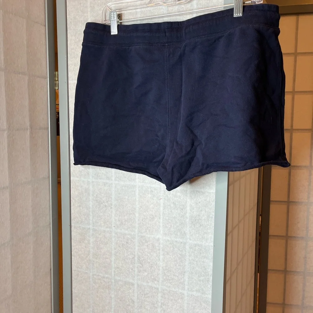 Gap navy 3.5” shorts with drawstring waist